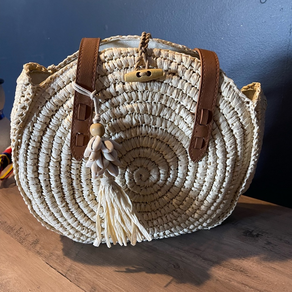 INC  International Concepts Straw Round Bag -SMOKE FREE HOME